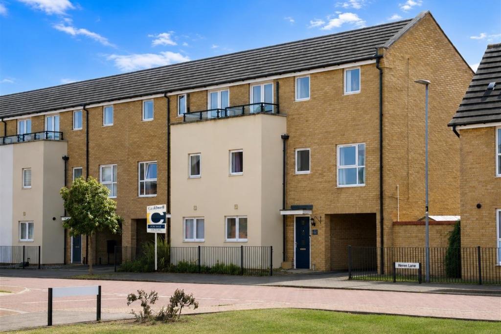5 bed property in Heren Lane, Milton Keynes
